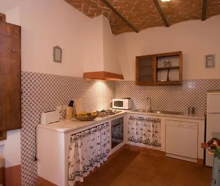 Sleeps 6 With Pool And Wifi Lejlighed