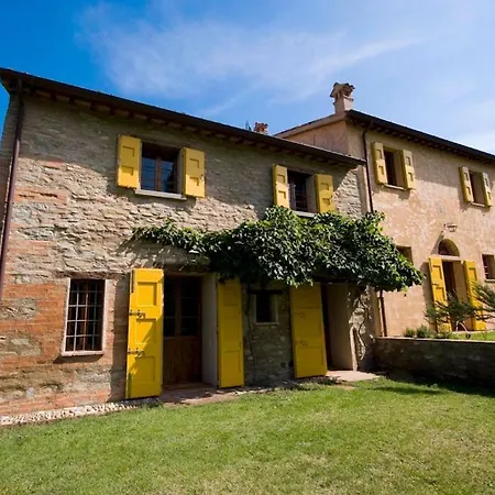Sleeps 6 With Pool And Wifi *