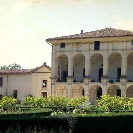 Lejlighed Sleeps 6 With Pool And Wifi